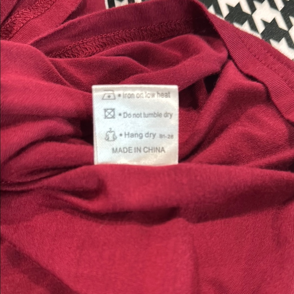 Dark Red Pleated Short Sleeve Blouse - Picture 7 of 7